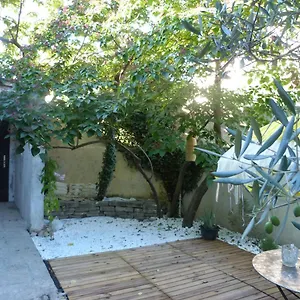 La Summer House Avec Jardin Arles